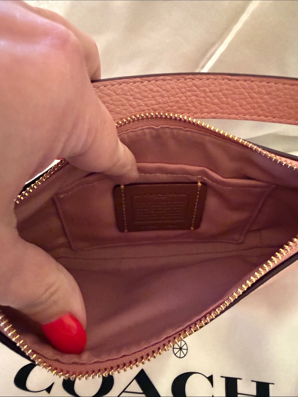 🩷COACH NWT Pink Petal Mini Payton Leather Shoulder Bag With Gold Hardware - Picture 9 of 11